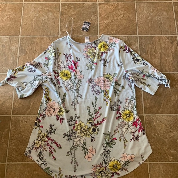 Top - Picture 2 of 5